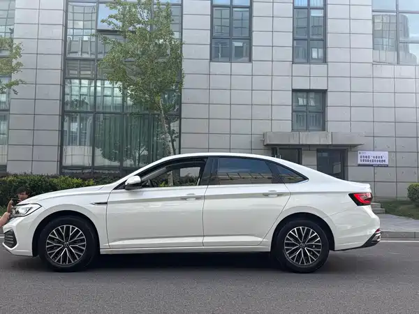 Volkswagen Sagitar 2024
