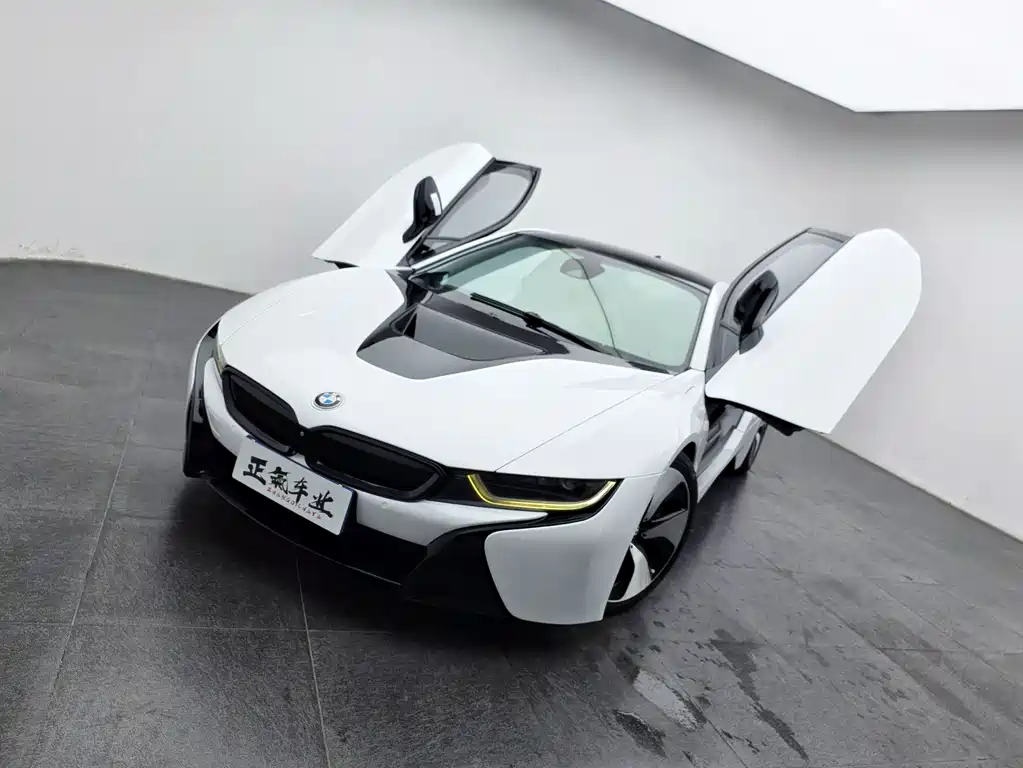 BMW i8 2017 — фото 3