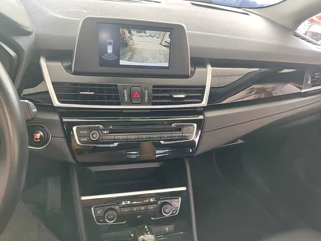 BMW 2 Series Active Tourer 2018 — фото 6