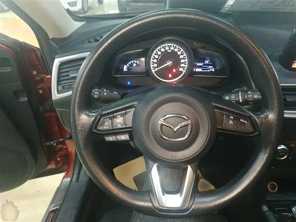 Mazda 3 Axela 2017 — фото 11