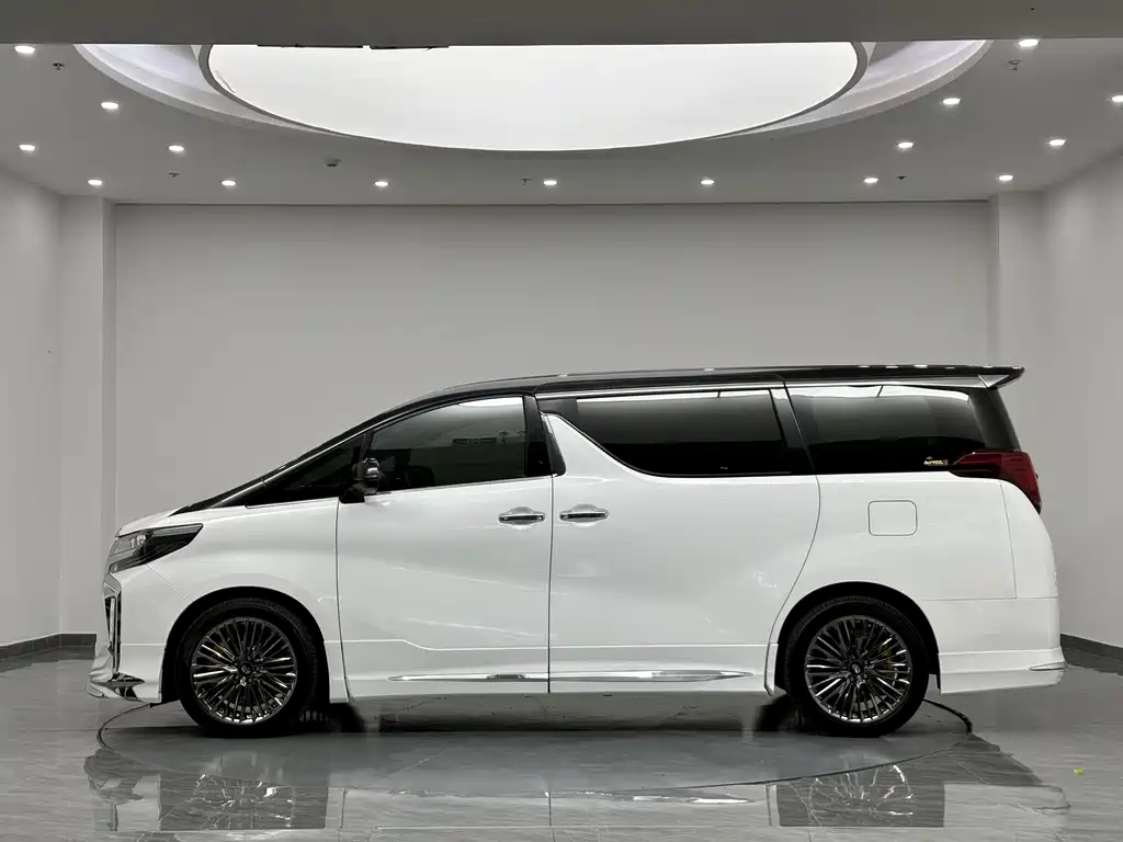 Toyota Alphard 2018 — фото 4