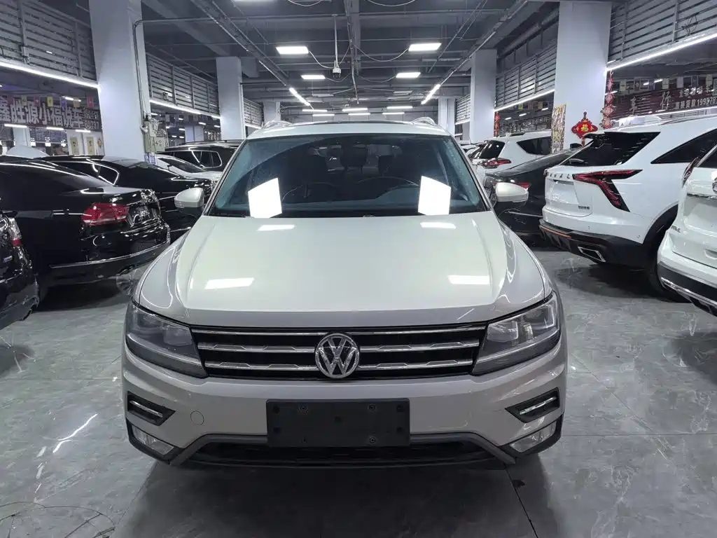 Volkswagen Tiguan L 2018 — фото 3