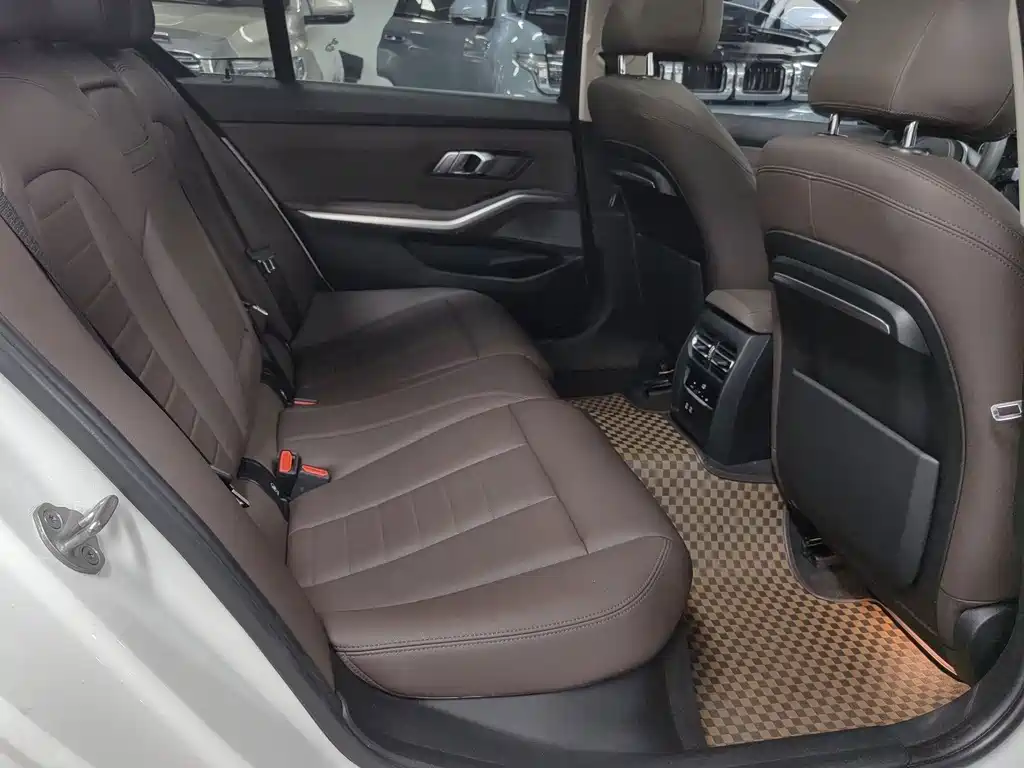 BMW 3 Series 2020 — фото 13