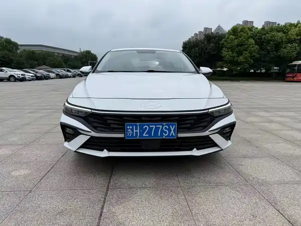 Hyundai Elantra 2024
