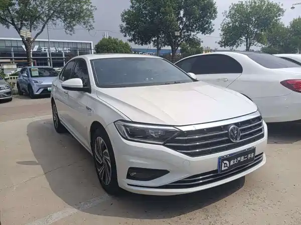 Volkswagen Sagitar 2022