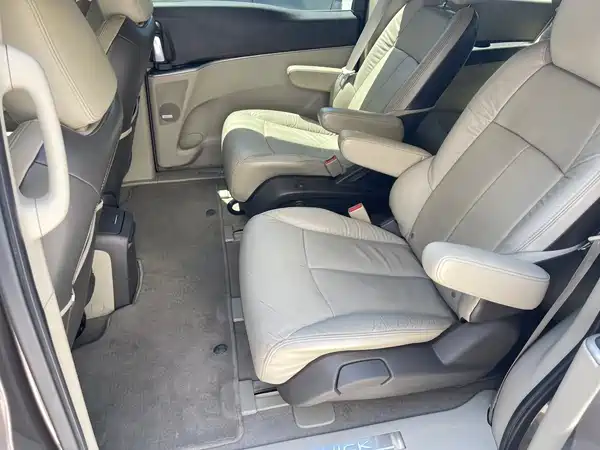 Buick GL8 2013