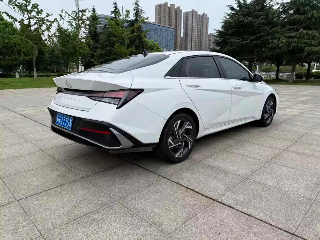 Hyundai Elantra 2024