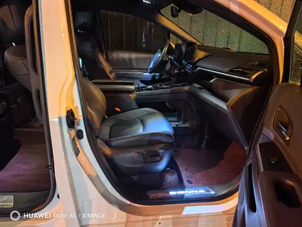 Toyota Sienna 2023