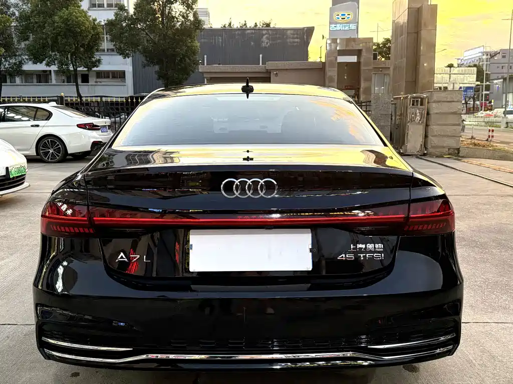 Audi A7L 2023 — фото 5