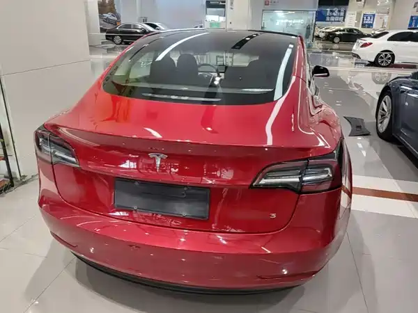 Tesla Model 3 2020