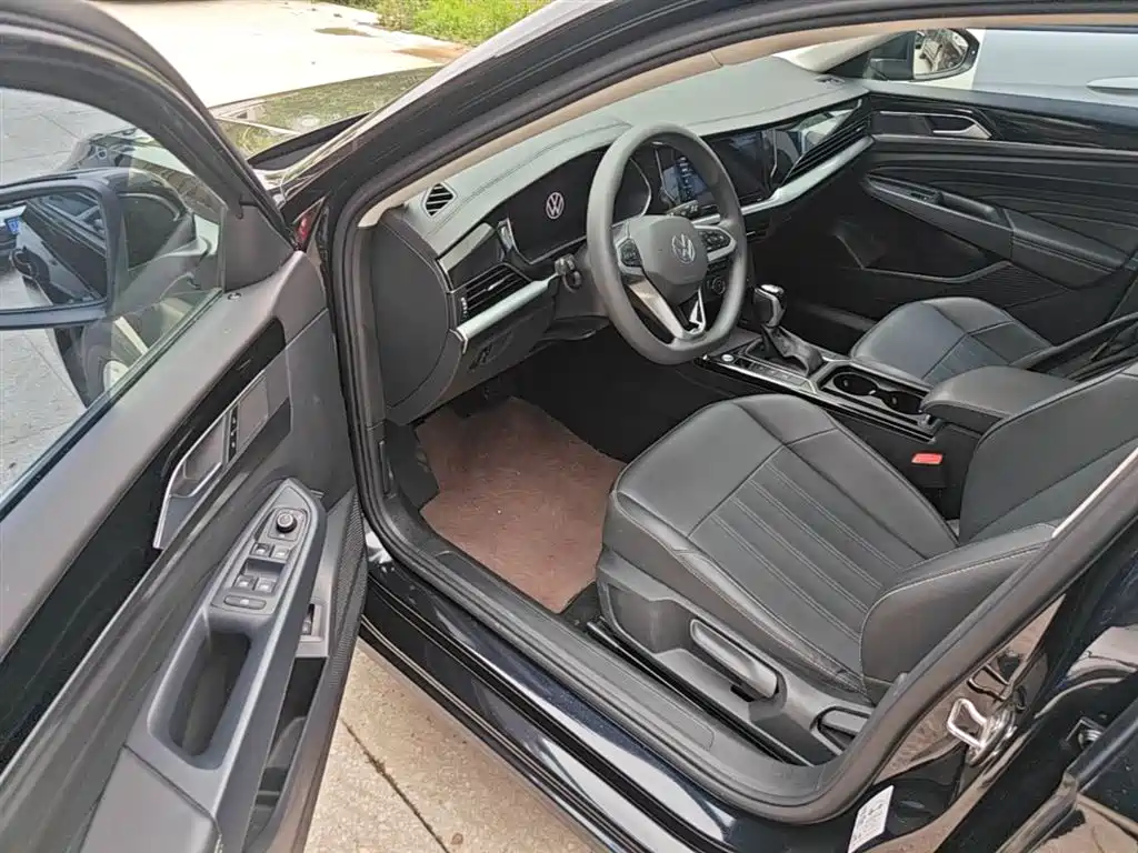 Volkswagen Passat 2025 — фото 16