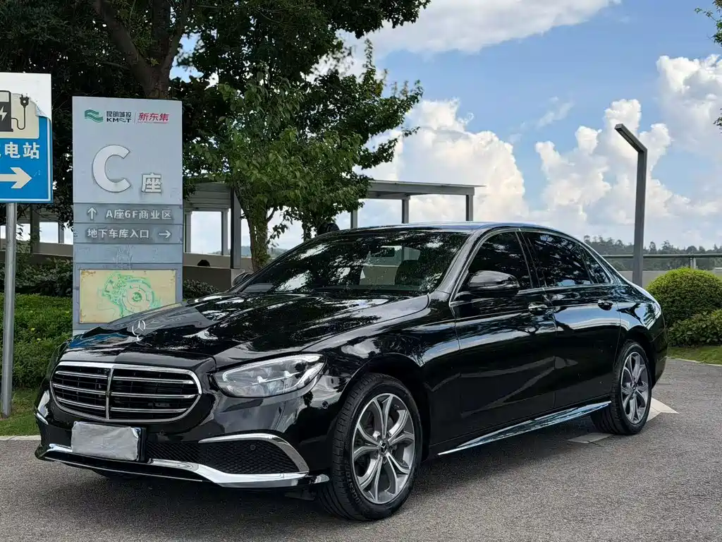 Mercedes-Benz E-Class 2022