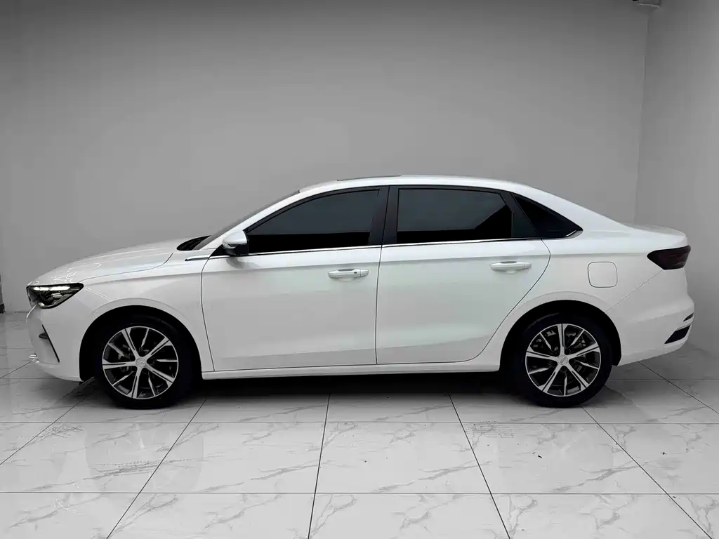 Geely Emgrand 2023