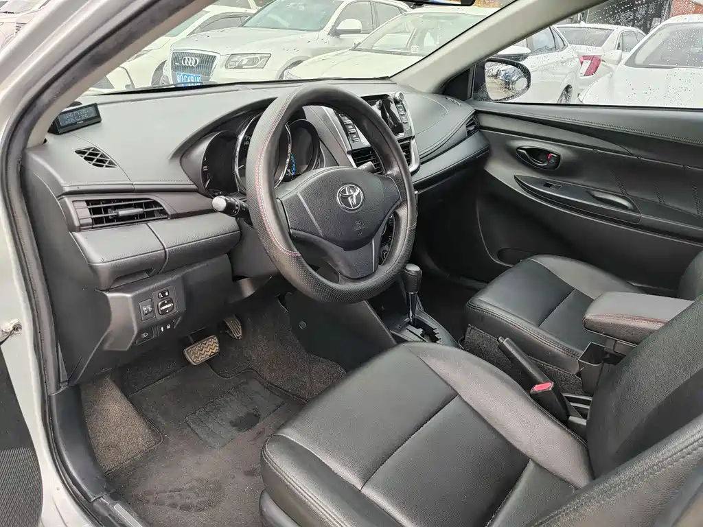 Toyota Yaris L 2019 — фото 7