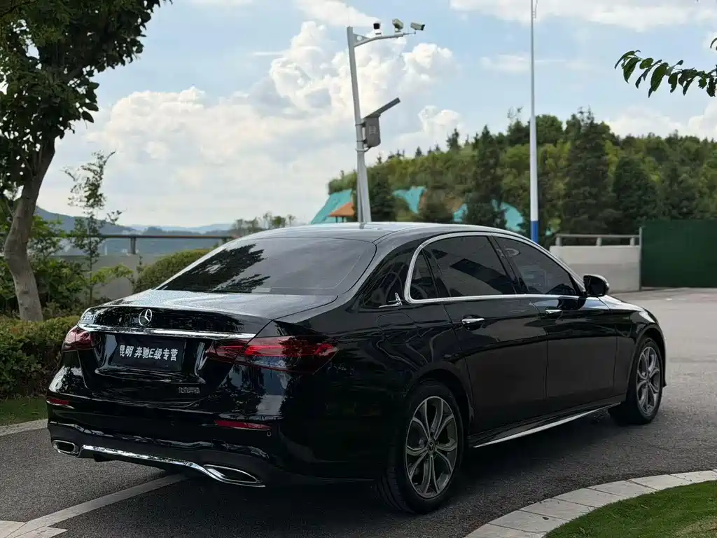 Mercedes-Benz E-Class 2022