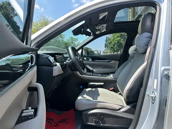 Geely Boyue L 2026