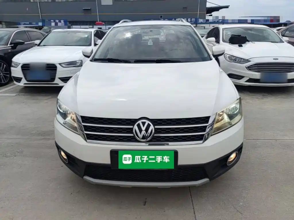 Volkswagen Cross Lavida 2015