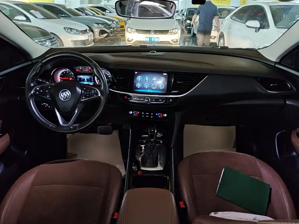 Buick Regal 2019 — фото 10