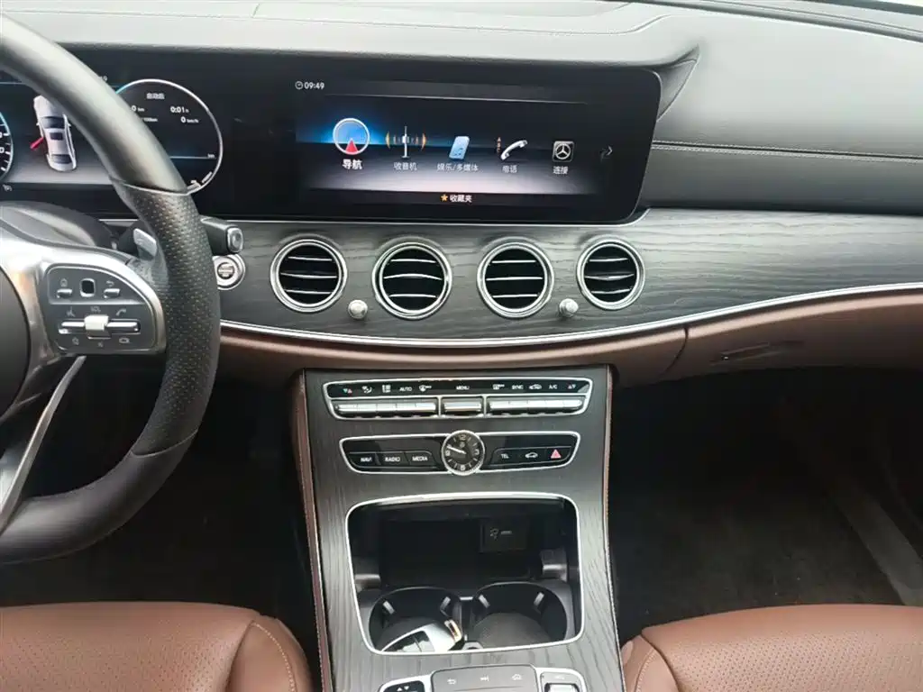 Mercedes-Benz E-Class 2020 — фото 13