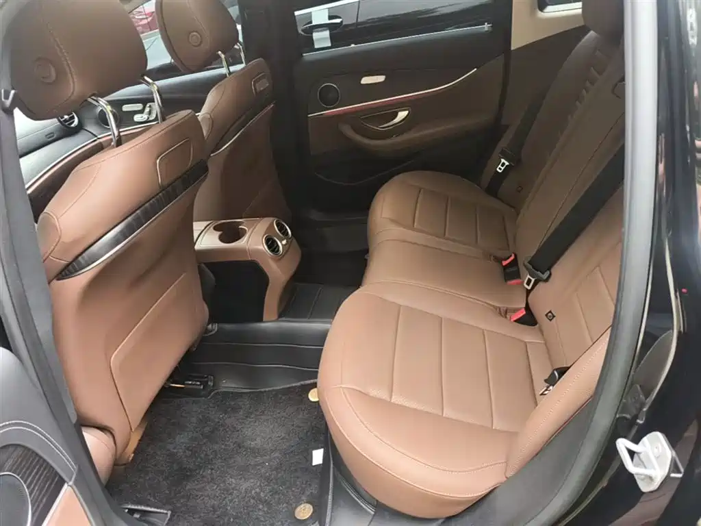 Mercedes-Benz E-Class 2020 — фото 17