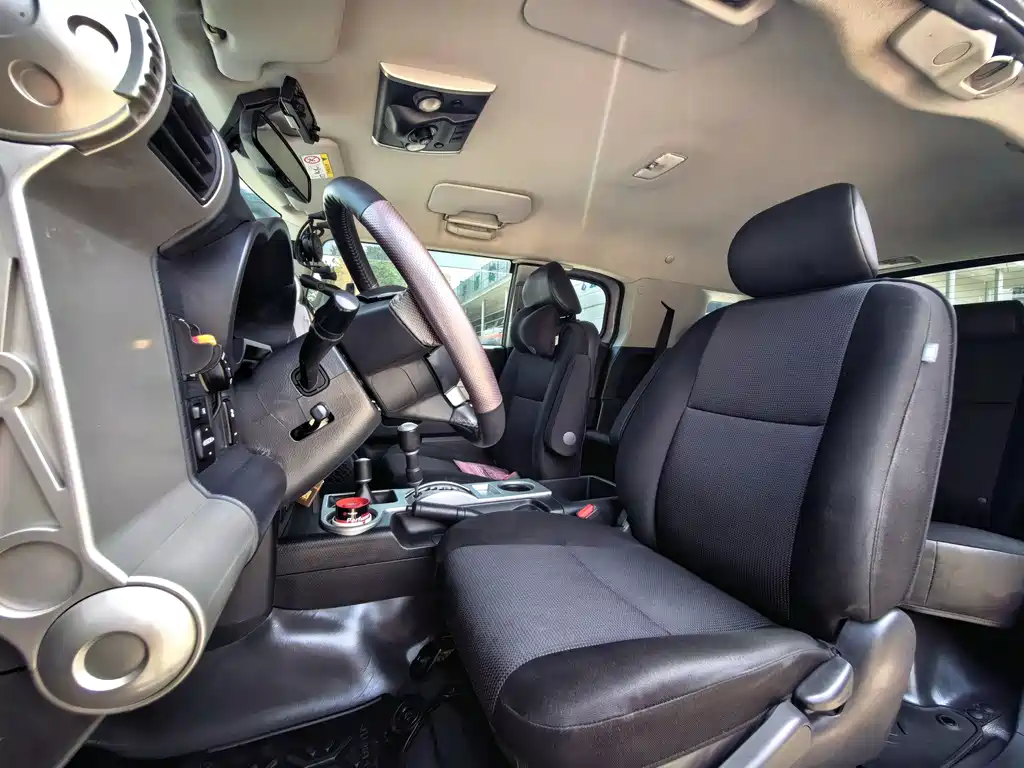 Toyota FJ Cruiser 2019 — фото 18