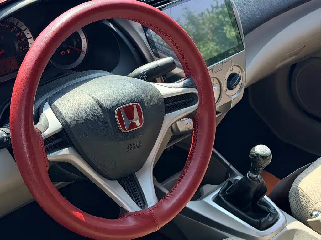 Honda City Classic 2011 — фото 14