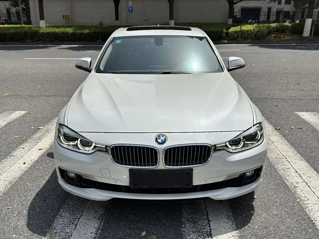 BMW 3 Series 2018 — фото 2