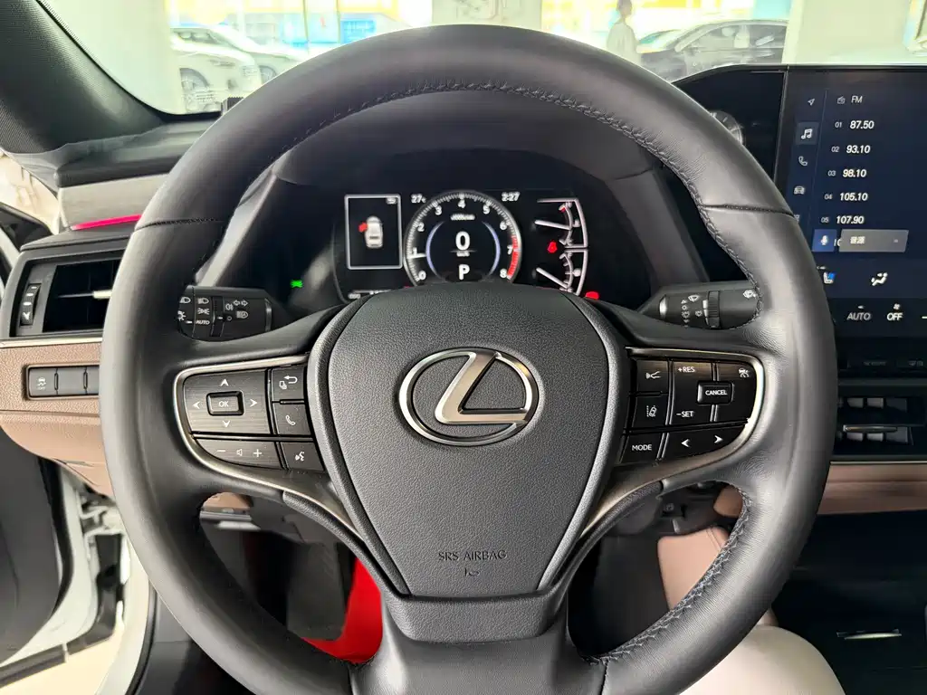 Lexus ES 2025 — фото 13