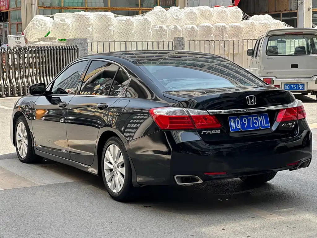 Honda Accord 2015 — фото 7