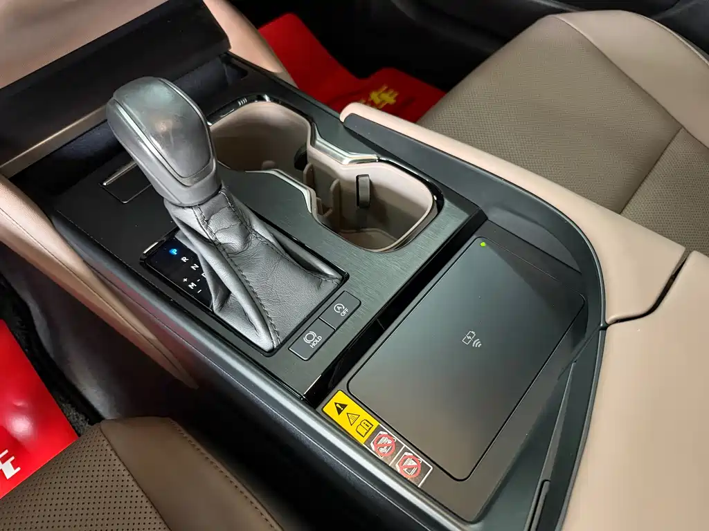 Lexus ES 2025 — фото 15