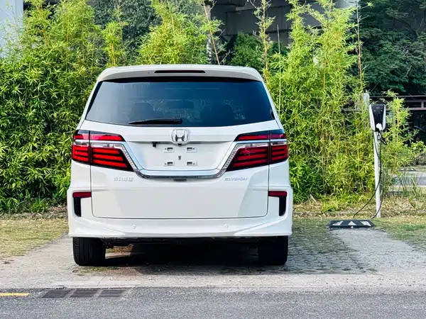 Honda Elysion 2017