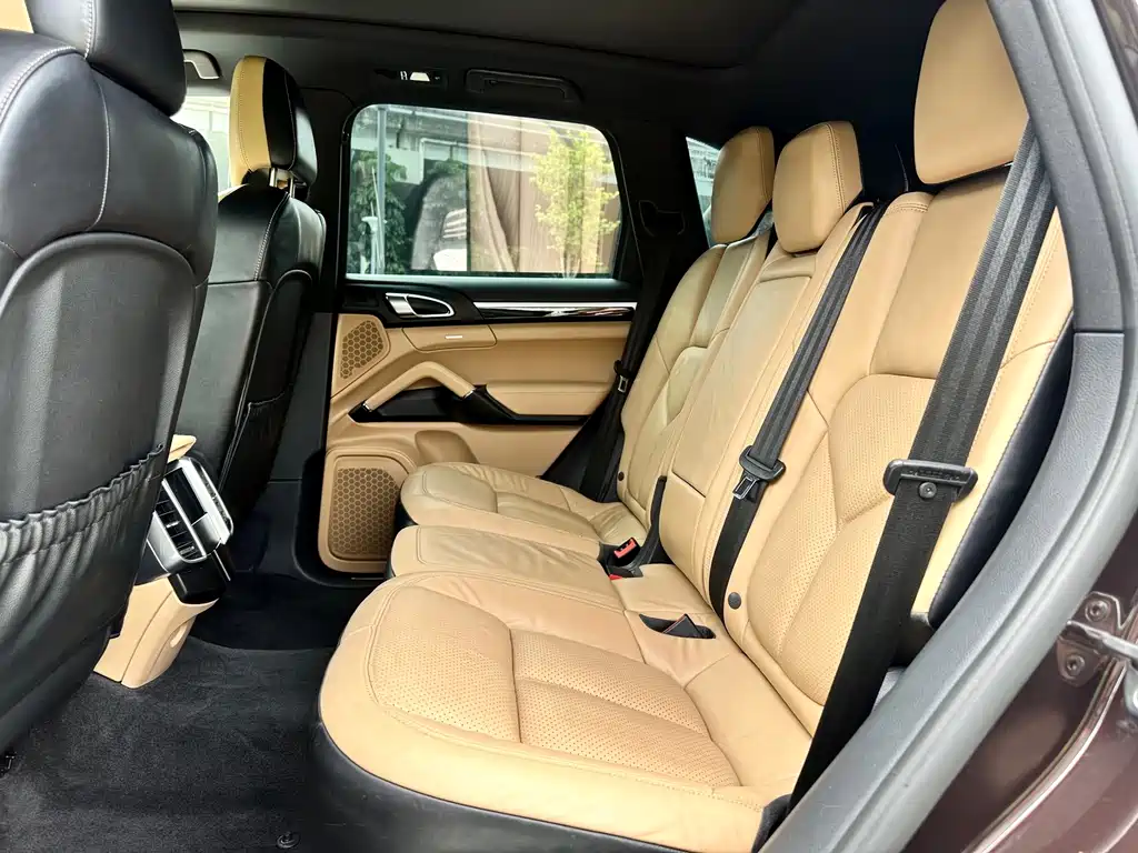 Porsche Cayenne 2017 — фото 14