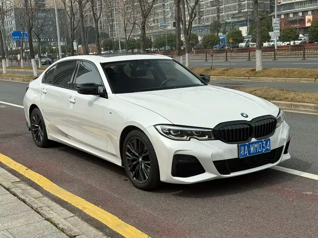 BMW 3 Series 2019 — фото 12