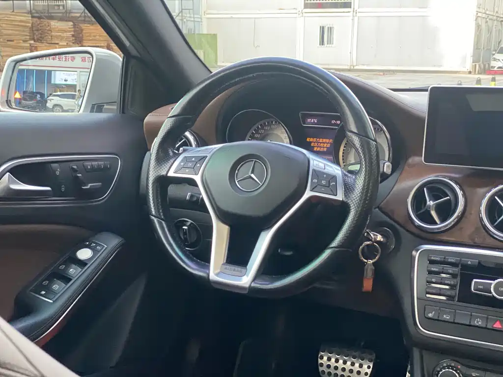 Mercedes-Benz GLA 2015 — фото 13