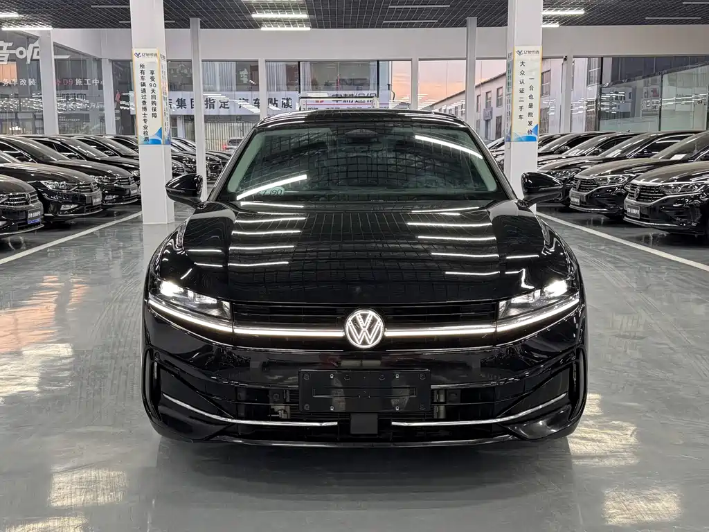 Volkswagen Magotan 2025