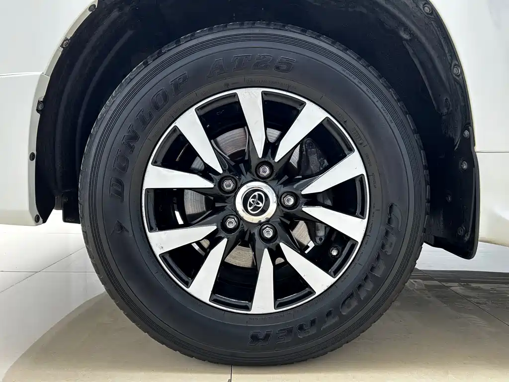 Toyota Land Cruiser 2018 — фото 22