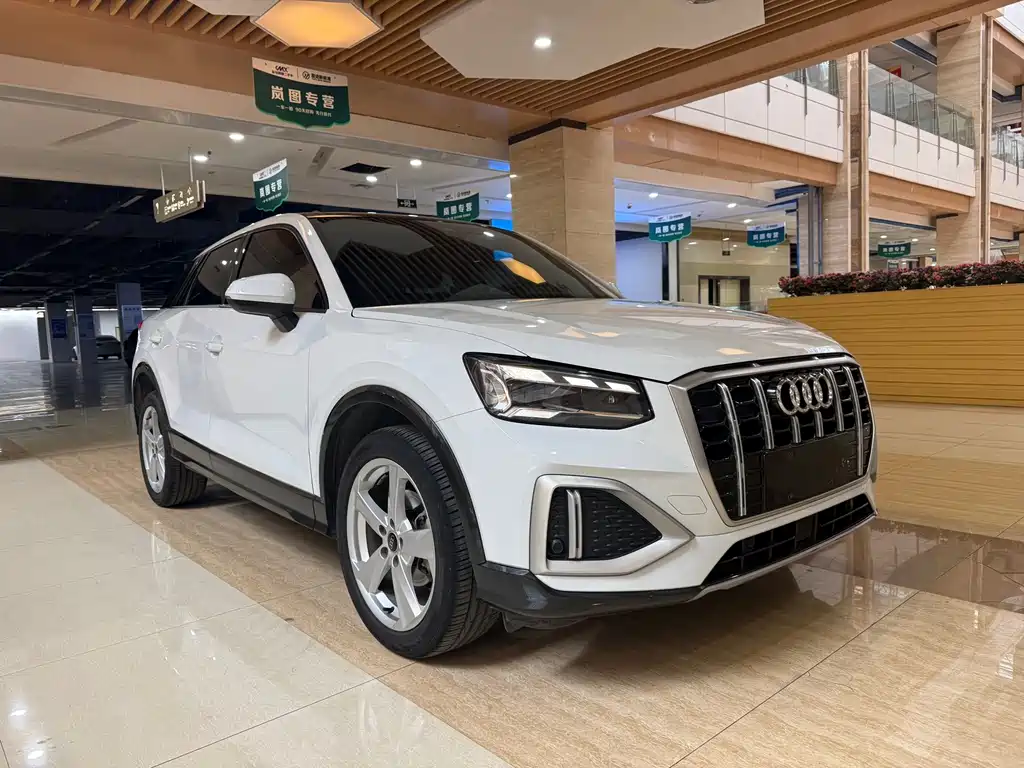 Audi Q2L 2023