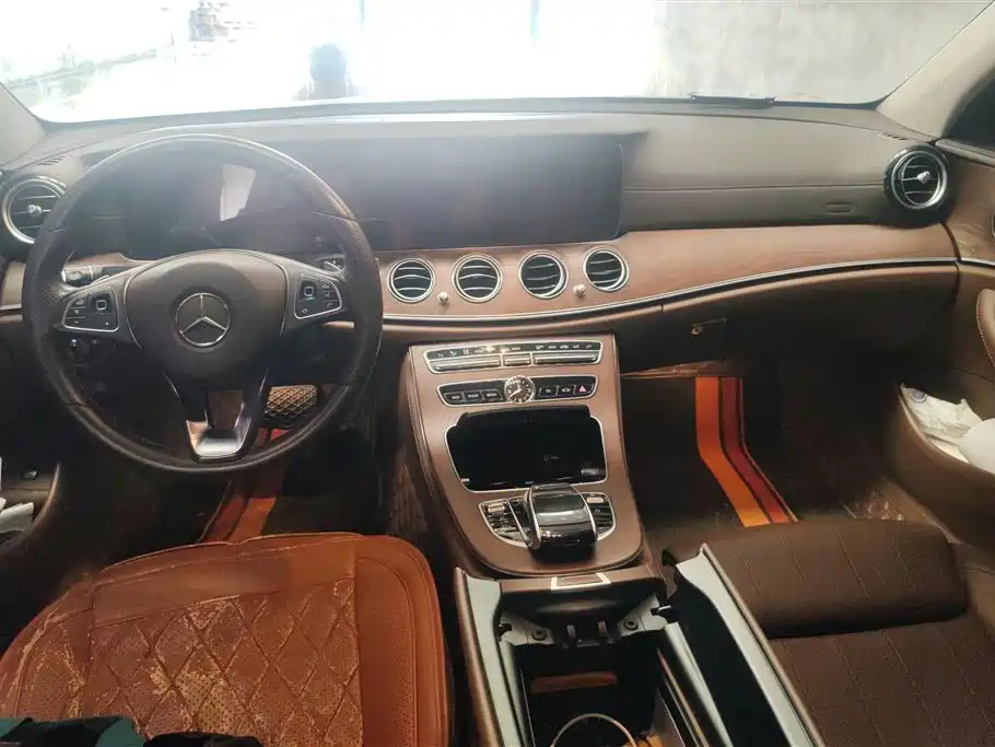 Mercedes-Benz E-Class 2018 — фото 11