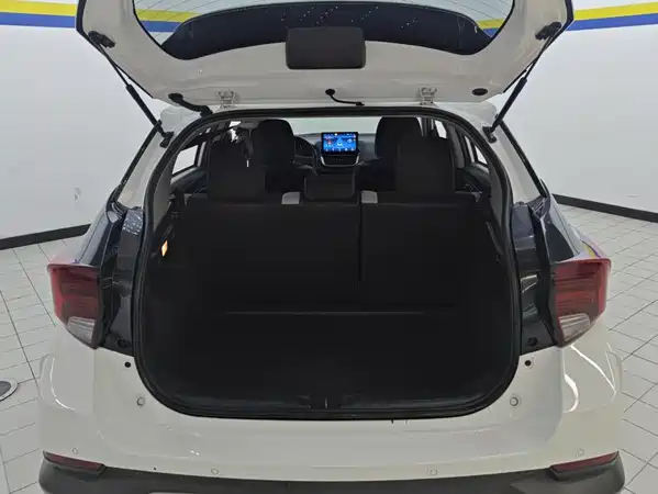 Toyota Yaris L 2020
