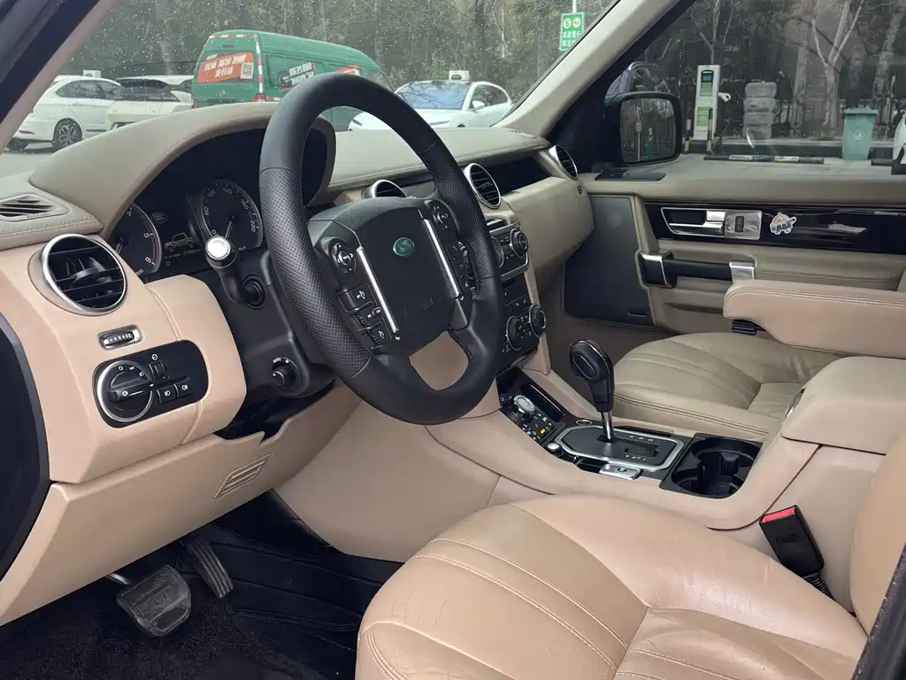 Land Rover Discovery 2013 — фото 13