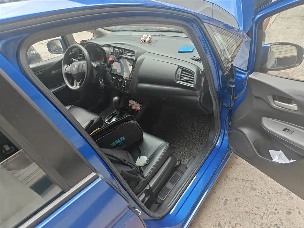 Honda Fit 2016 — фото 19