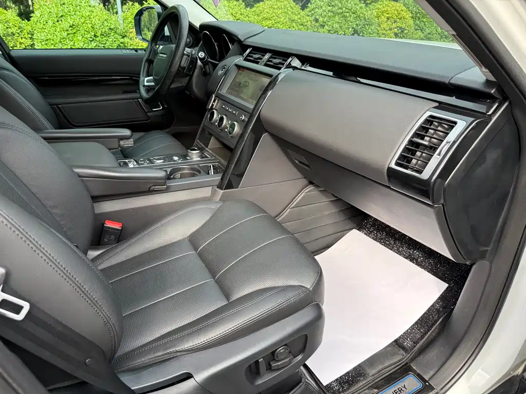 Land Rover Discovery 2019 — фото 17