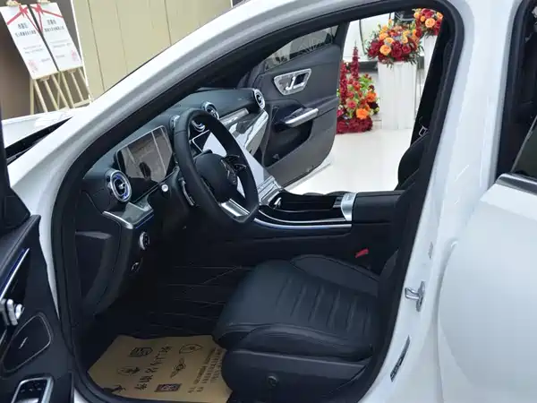 Mercedes-Benz C-Class 2024