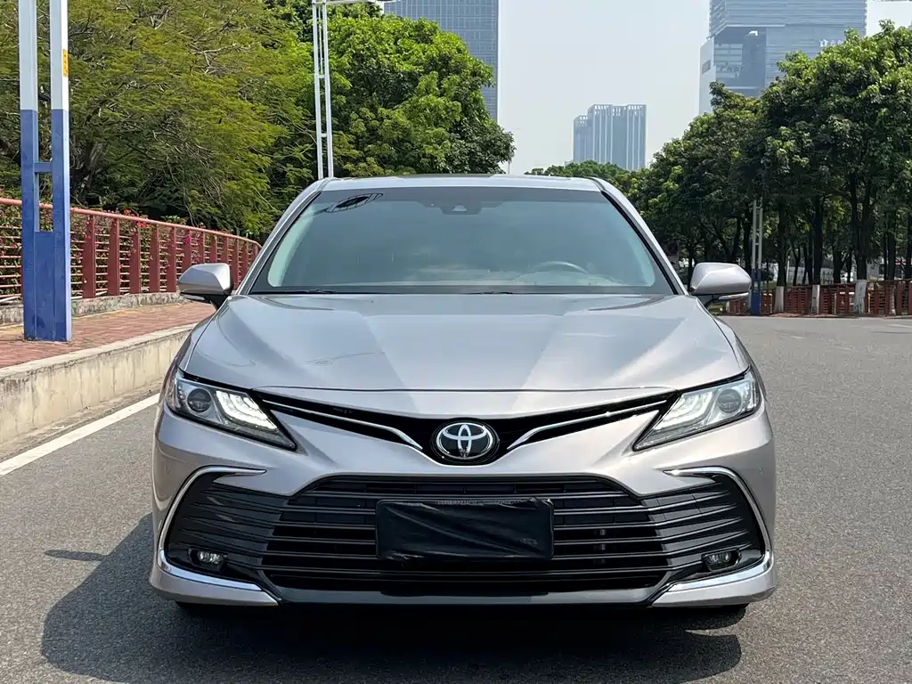 Toyota Camry 2022 — фото 3