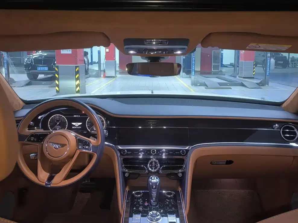 Bentley Flying Spur 2021 — фото 2