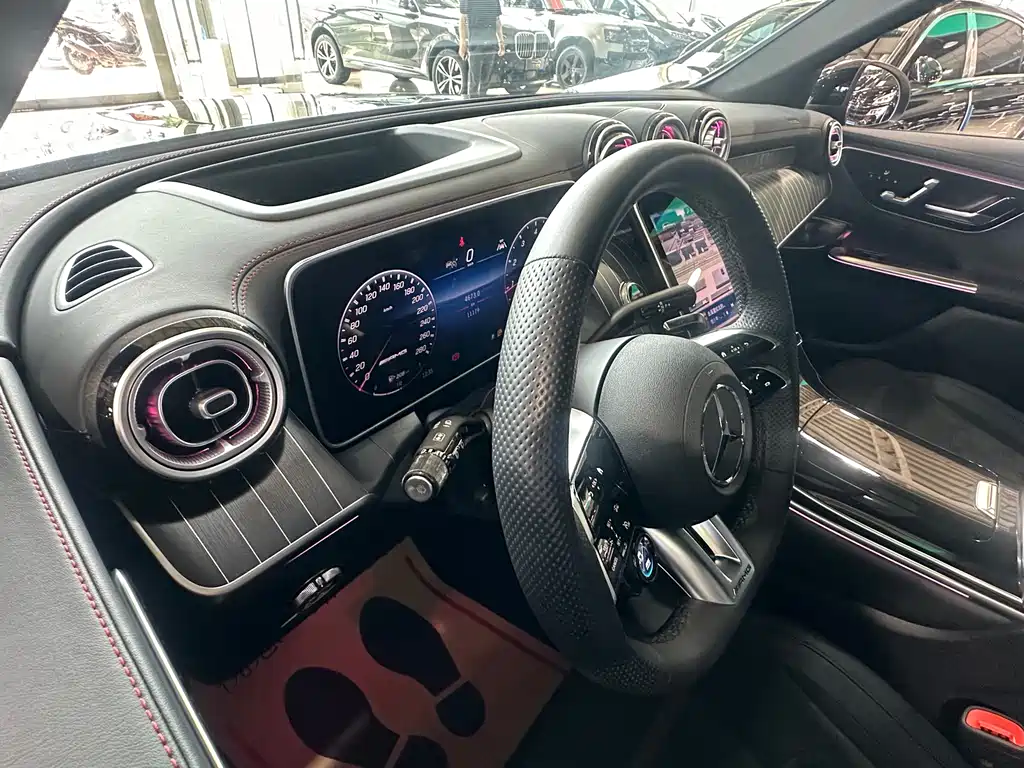 Mercedes-Benz GLC AMG 2025 — фото 6