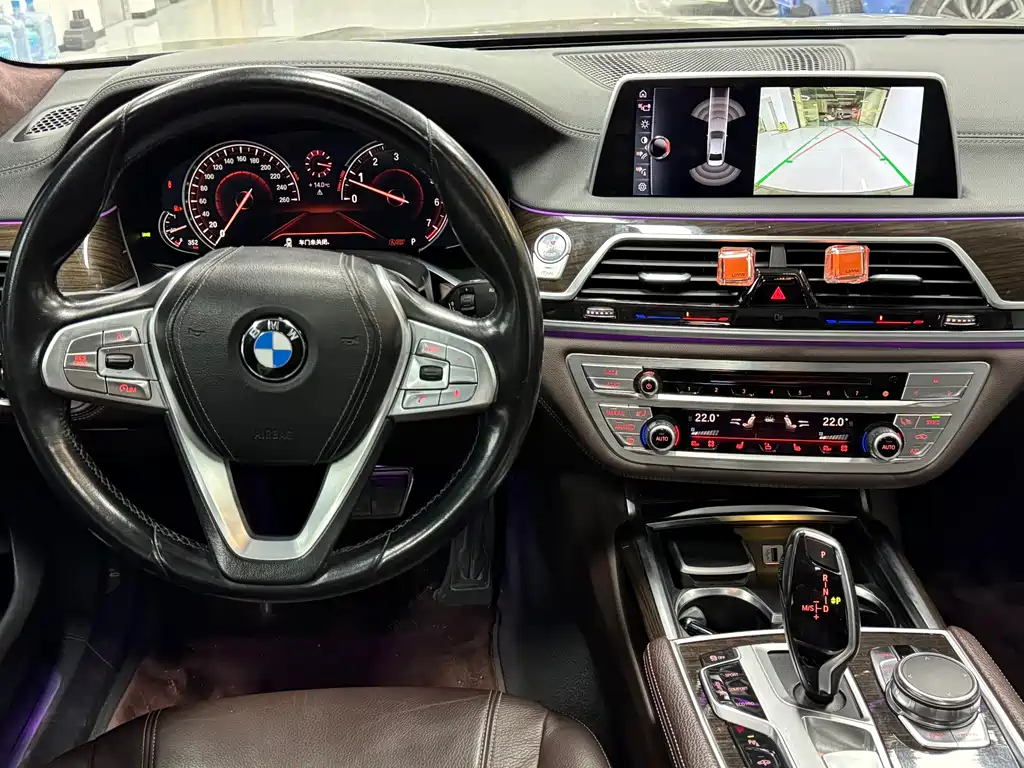 BMW 7 Series 2017 — фото 7