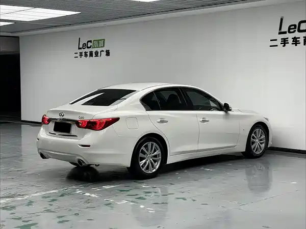 Infiniti Q50 2014
