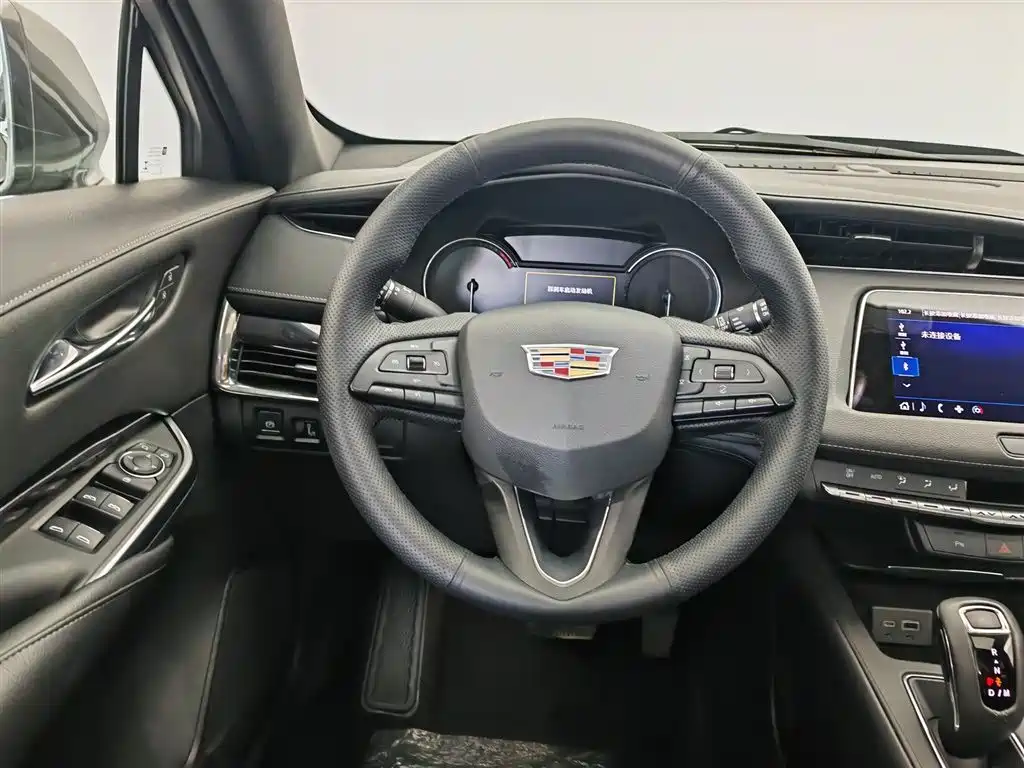 Cadillac XT4 2020 — фото 11