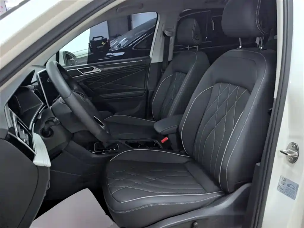 Volkswagen Tiguan L 2022 — фото 15